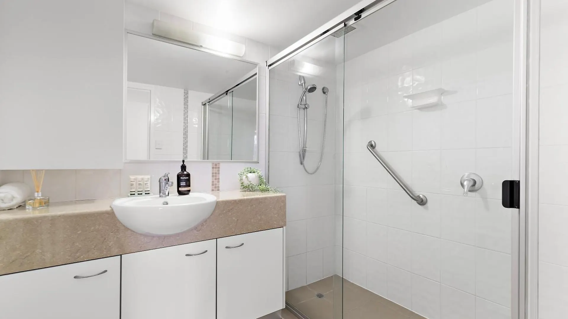 Coastal Comfort 3Bd Family-Friendly Apt Wpool Caloundra Apartament
